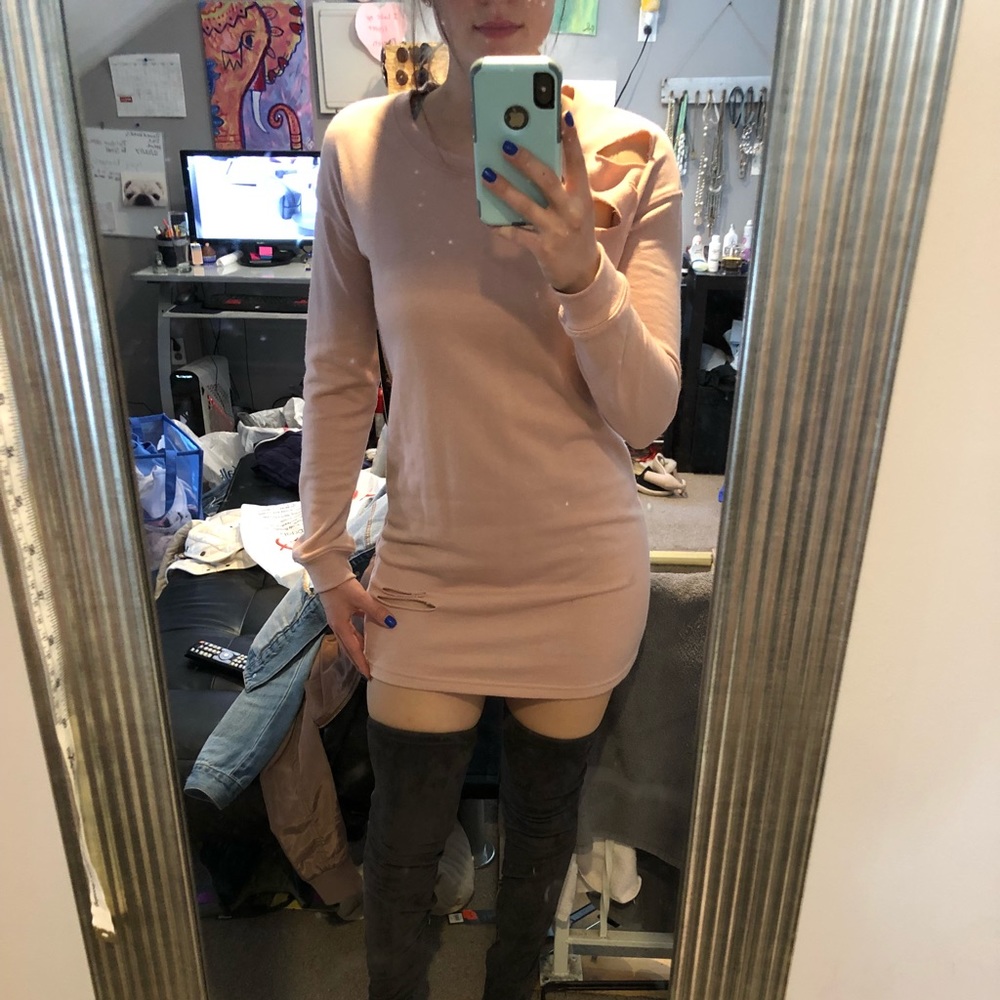 Dress - Picture 3 of 3
